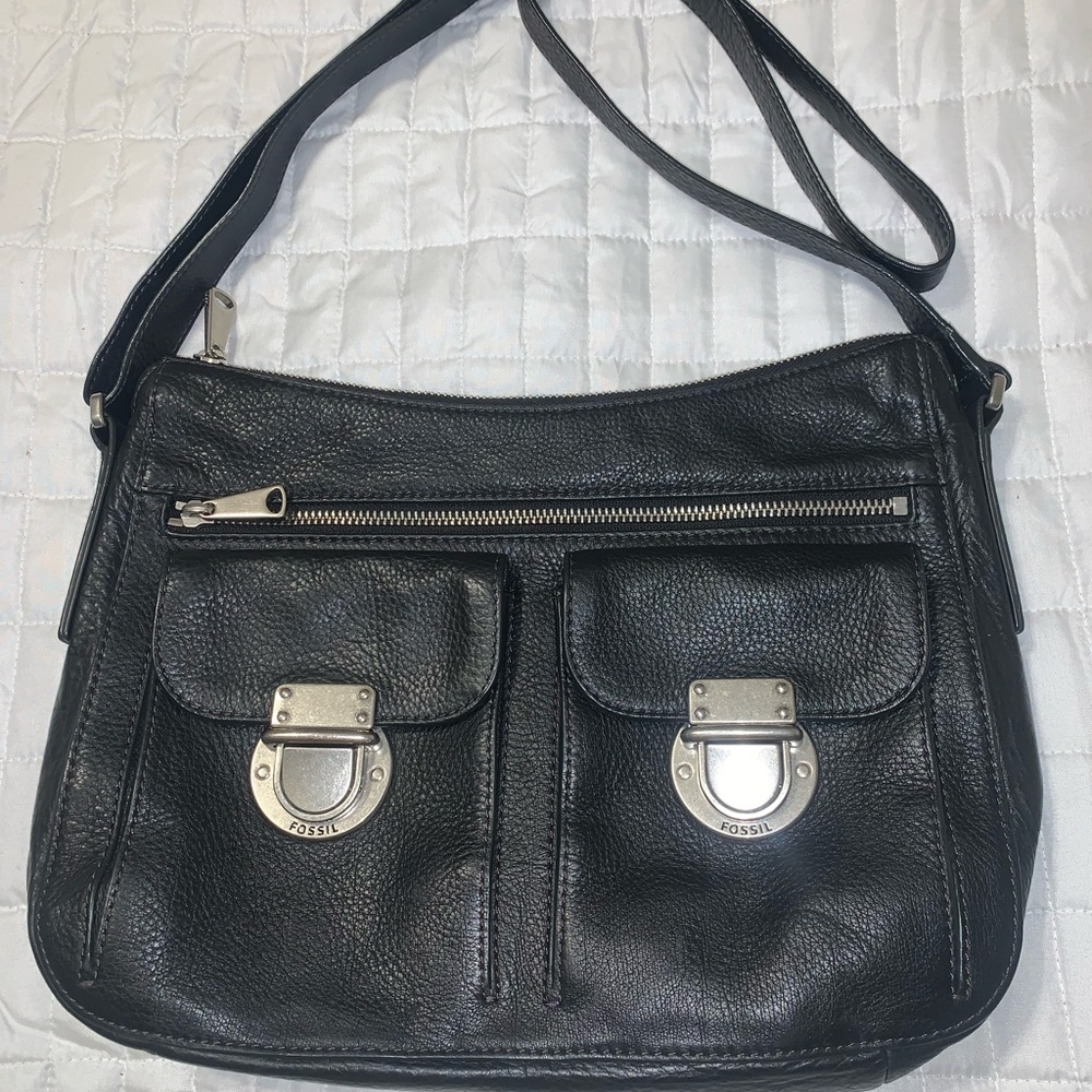 Vtg.Fossil Leather black purse w/pink threaded 9x12